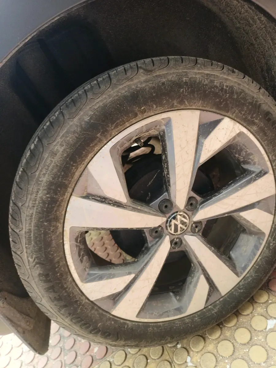 2022 Volkswagen TAIGUN TOPLINE 1.0 TSI AT, Petrol, Automatic, 37,713 km, tyre