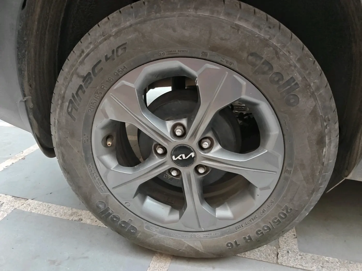 2021 KIA SELTOS HTK PLUS 1.5, Petrol, Manual, 82,008 km, tyre