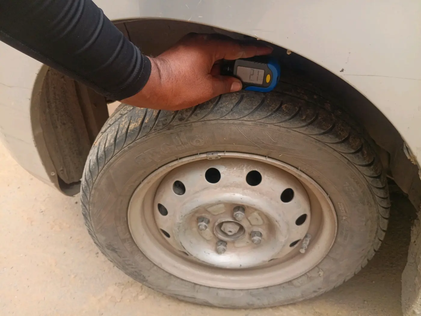 2012 Maruti Wagon R 1.0 LXI CNG, CNG, Manual, 2,89,234 km, tyre