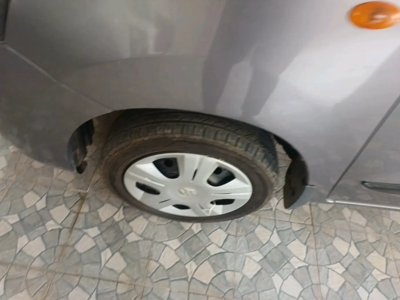 2011 Maruti Wagon R 1.0 VXI, Petrol, Manual, 1,13,983 km, tyre