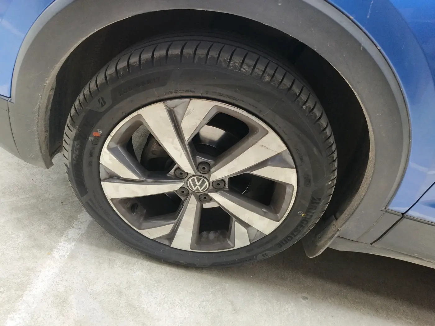 2022 Volkswagen TAIGUN TOPLINE 1.0 TSI AT, Petrol, Automatic, 40,373 km, tyre