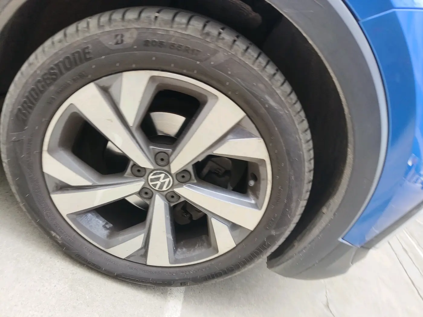 2022 Volkswagen TAIGUN TOPLINE 1.0 TSI AT, Petrol, Automatic, 40,373 km, tyre