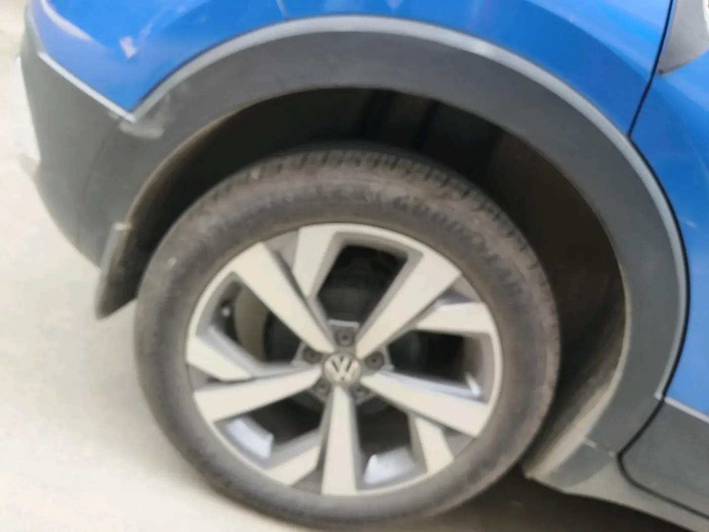 2022 Volkswagen TAIGUN TOPLINE 1.0 TSI AT, Petrol, Automatic, 40,373 km, tyre