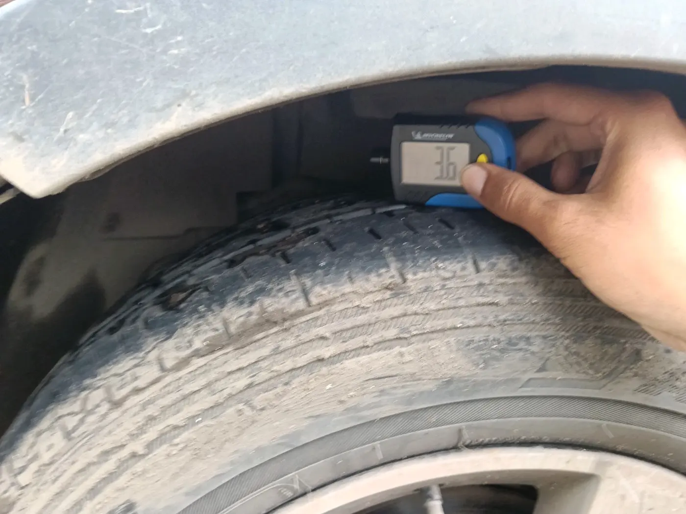 2018 Tata NEXON XZ PLUS PETROL, Petrol, Manual, 1,18,647 km, tyre