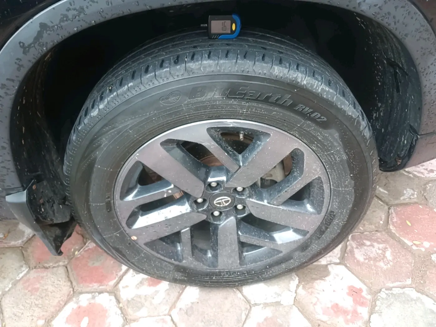 2022 Tata Harrier XZ PLUS 2.0L DARK EDITION, Diesel, Manual, 1,61,825 km, tyre