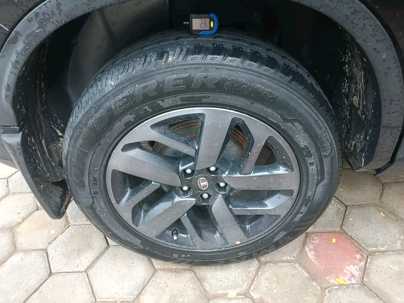 2022 Tata Harrier XZ PLUS 2.0L DARK EDITION, Diesel, Manual, 1,61,825 km, tyre