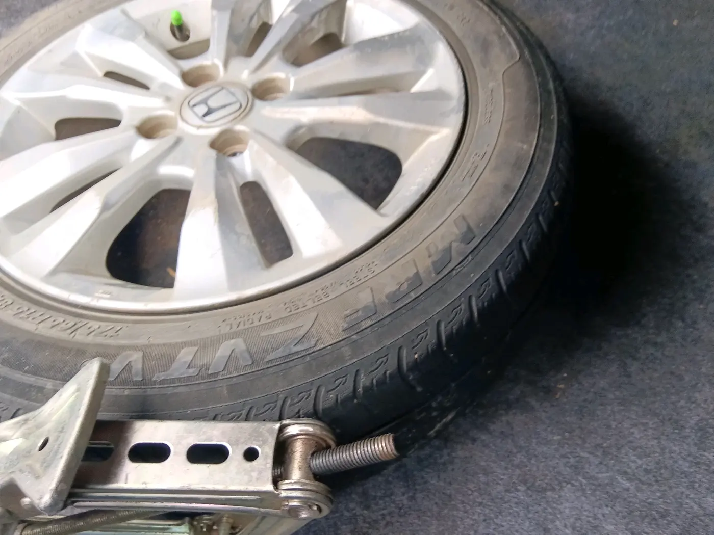 2012 Honda City 1.5L I-VTEC V MT, Petrol, Manual, 76,625 km, tyre