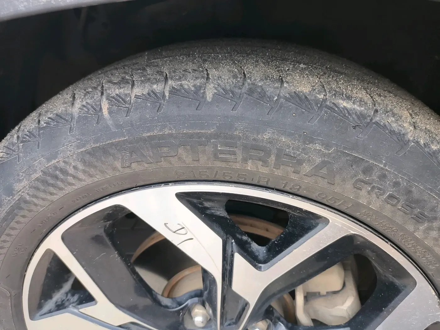 2023 KIA SELTOS  X LINE 1.5 DIESEL AT, Diesel, Automatic, 1,06,851 km, tyre