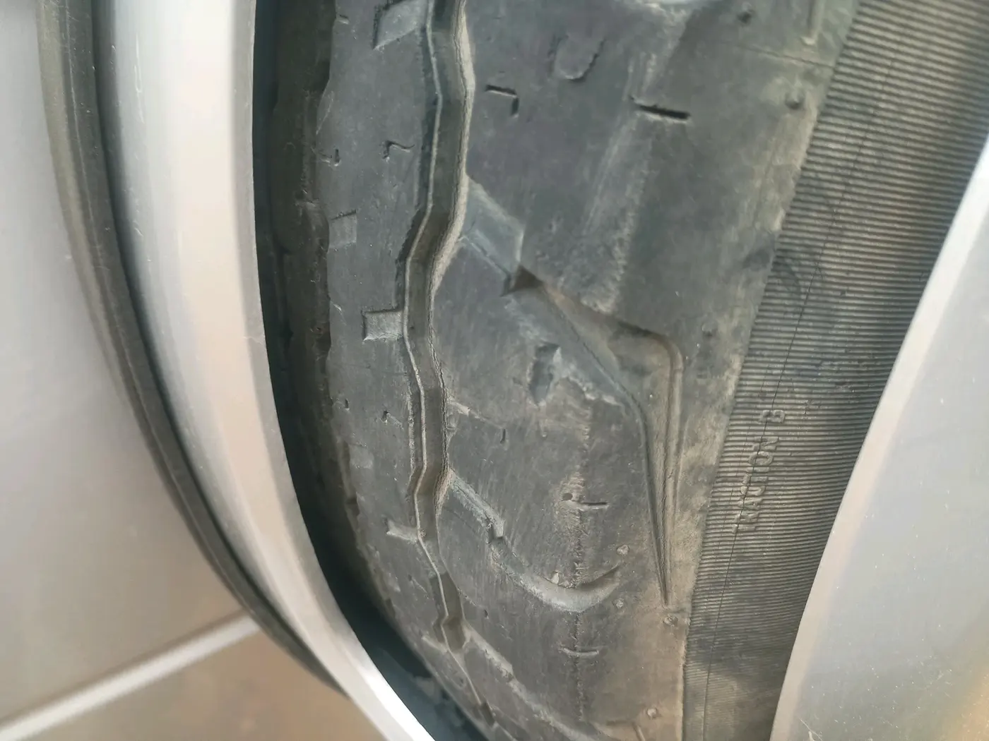 2017 Mahindra TUV300 T8, Diesel, Manual, 85,648 km, tyre