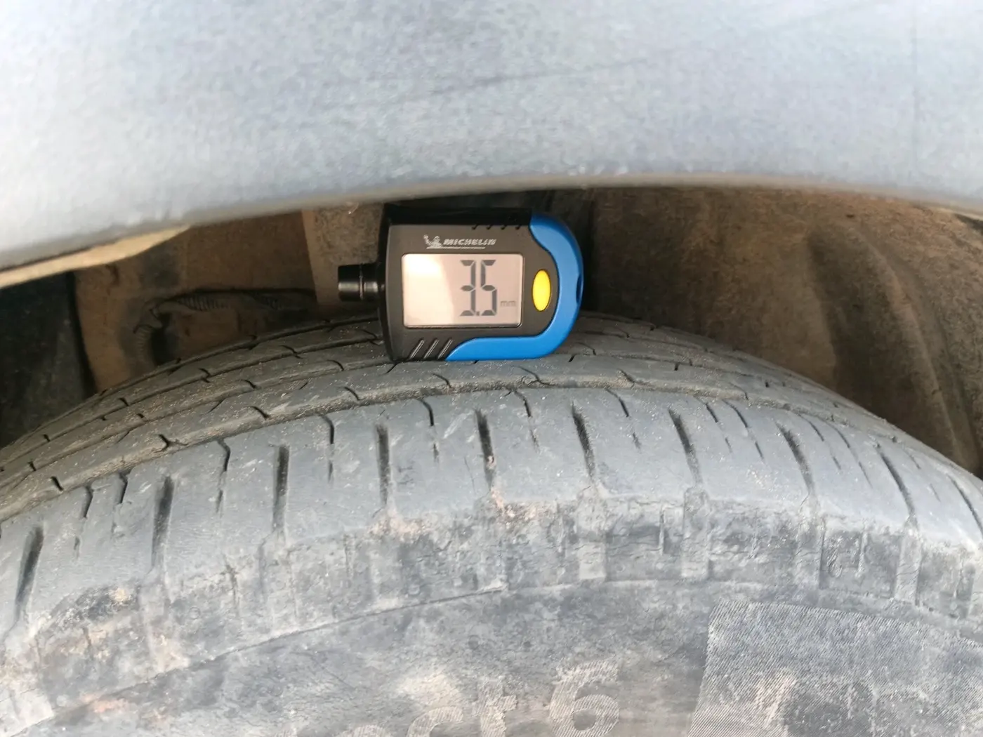 2019 Tata NEXON XM DIESEL, Diesel, Manual, 1,07,825 km, tyre
