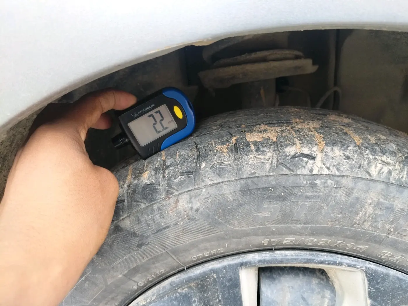 2019 Tata Tiago XZ PETROL, CNG, Manual, 1,98,182 km, tyre