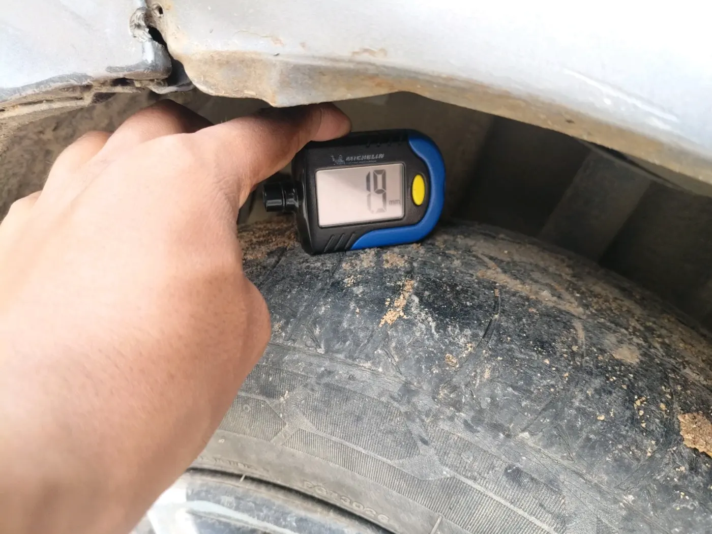 2019 Tata Tiago XZ PETROL, CNG, Manual, 1,98,182 km, tyre