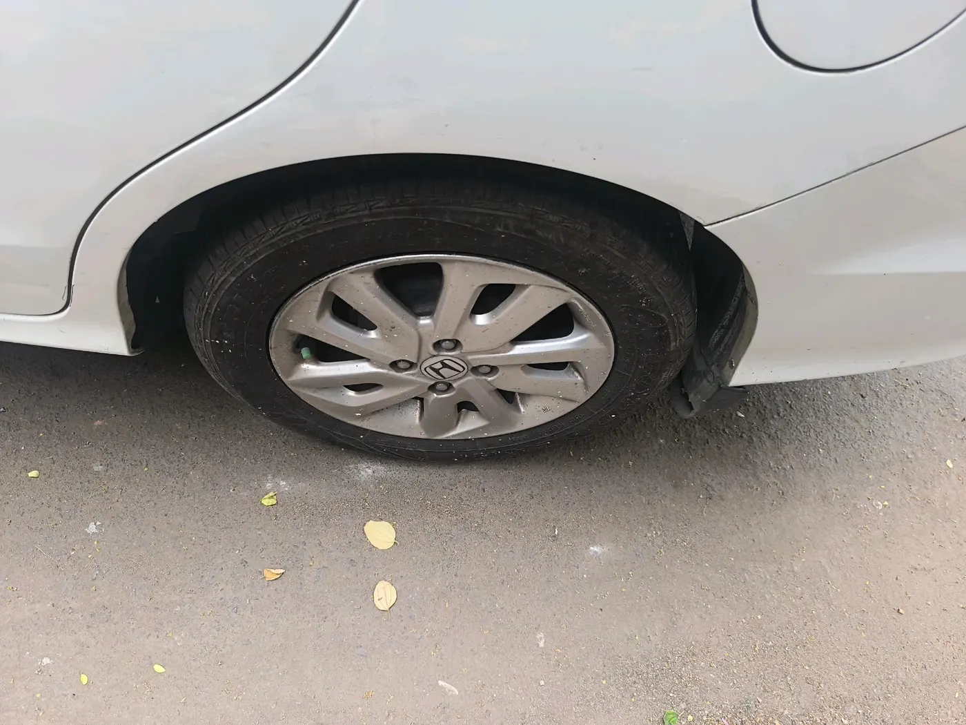 2014 Honda Mobilio 1.5L I-VTEC V, CNG, Manual, 90,211 km, tyre