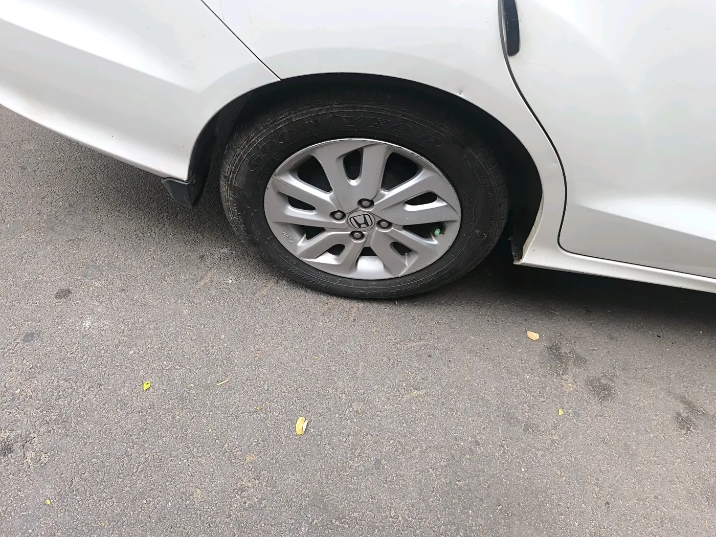 2014 Honda Mobilio 1.5L I-VTEC V, CNG, Manual, 90,211 km, tyre