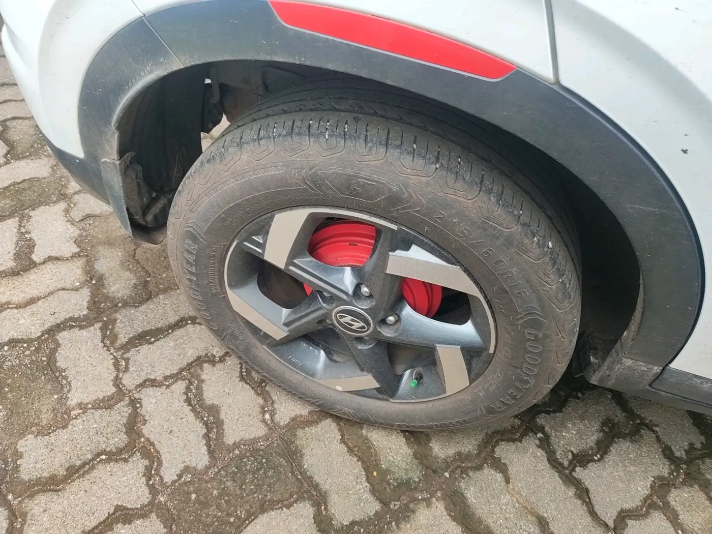 2019 Hyundai VENUE SX PLUS 1.0 TURBO DCT DUAL TONE, Petrol, Automatic, 91,206 km, tyre