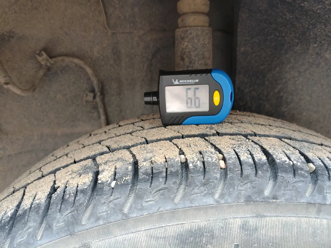 2021 Tata ALTROZ XZ PETROL, Petrol, Manual, 13,725 km, tyre