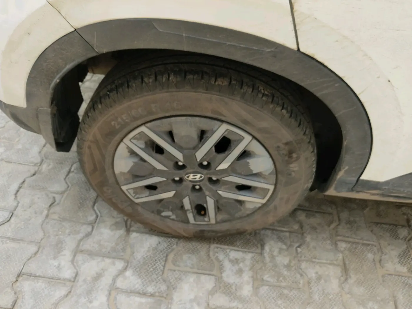 2022 Hyundai VENUE SX 1.0 TURBO, Petrol, Manual, 71,585 km, tyre