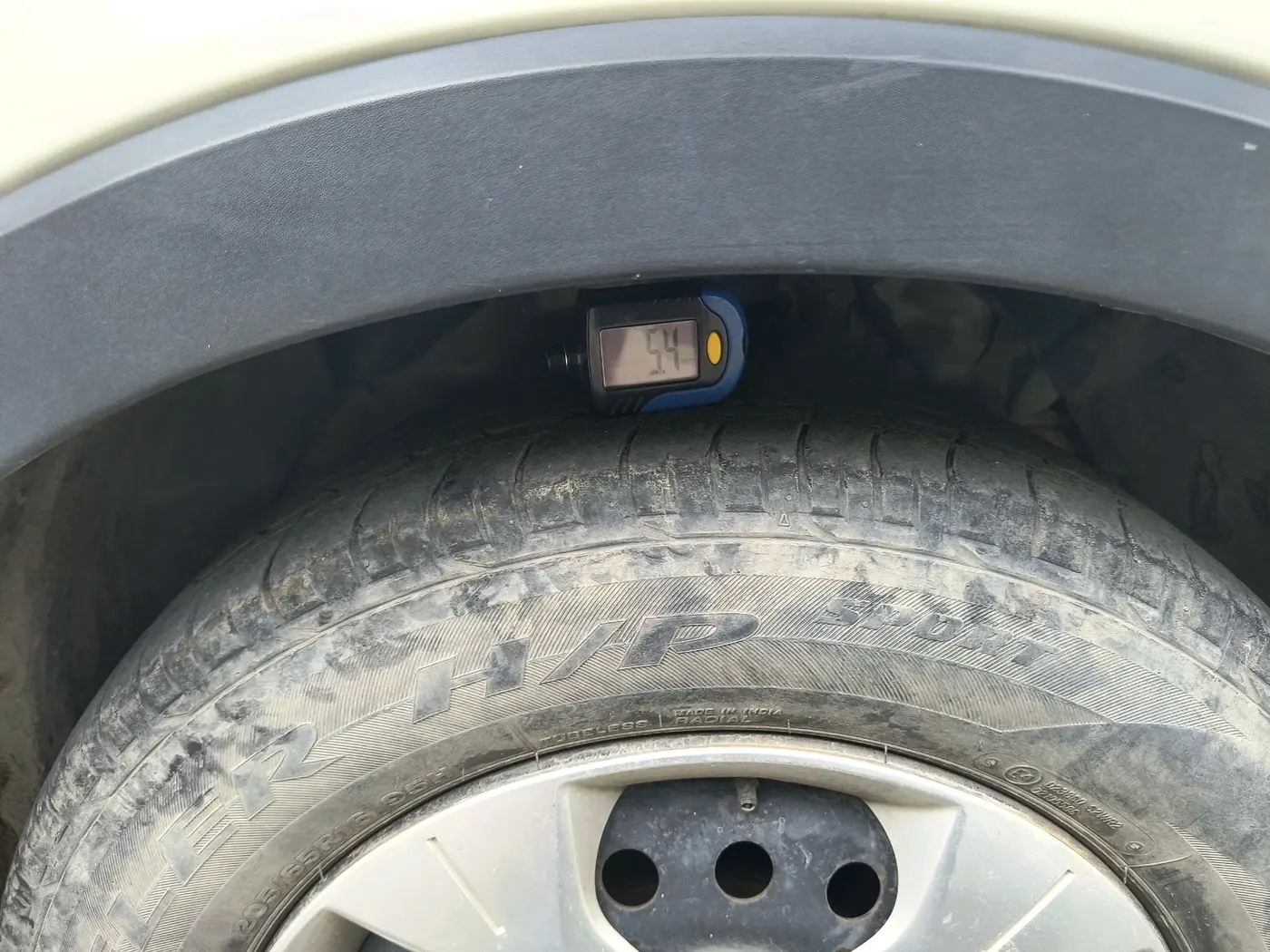 2022 Mahindra XUV300 W6 1.2 PETROL, Petrol, Manual, 33,481 km, tyre