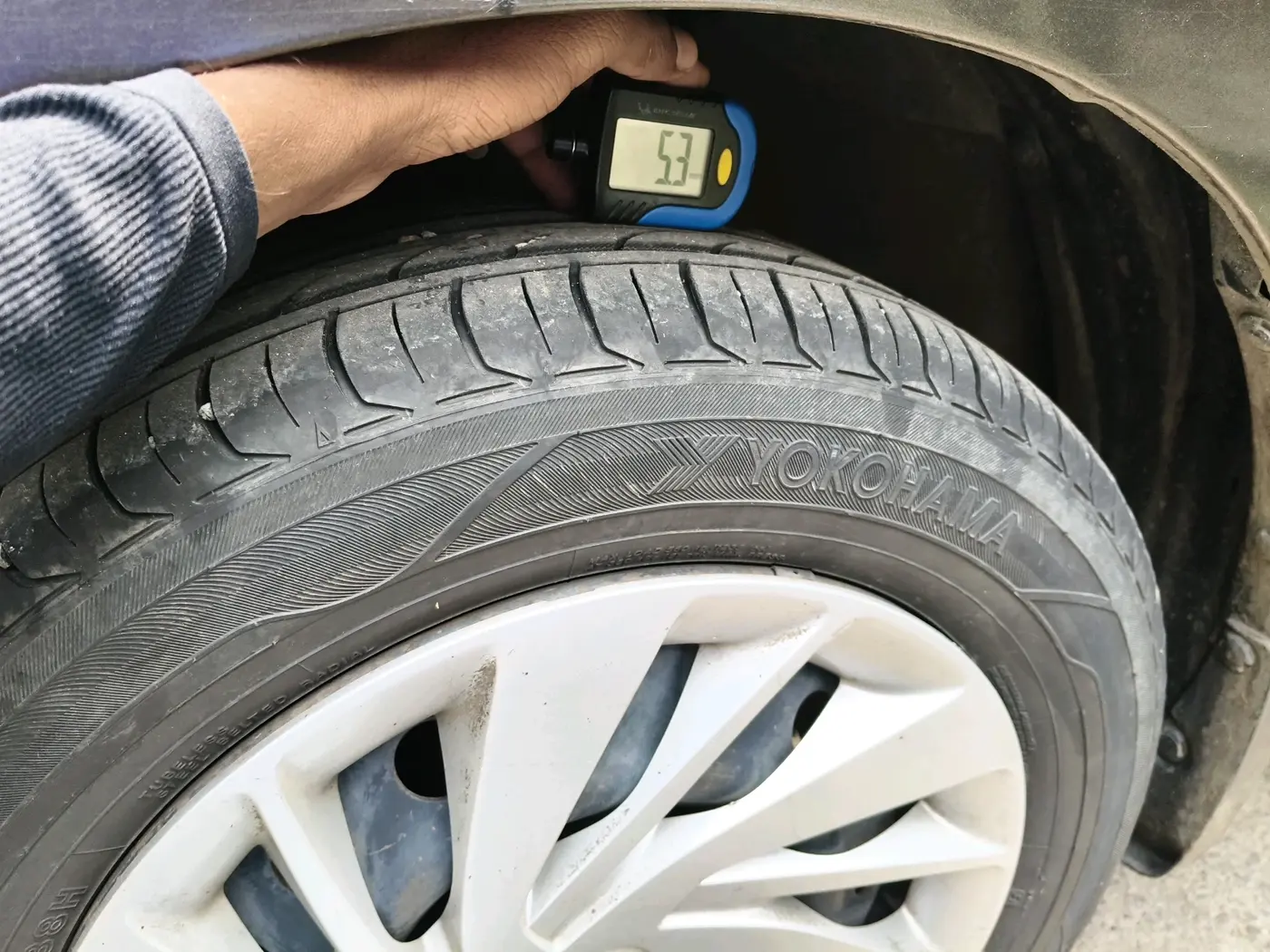 2019 Maruti Ertiga VXI SHVS, CNG, Manual, 1,08,858 km, tyre