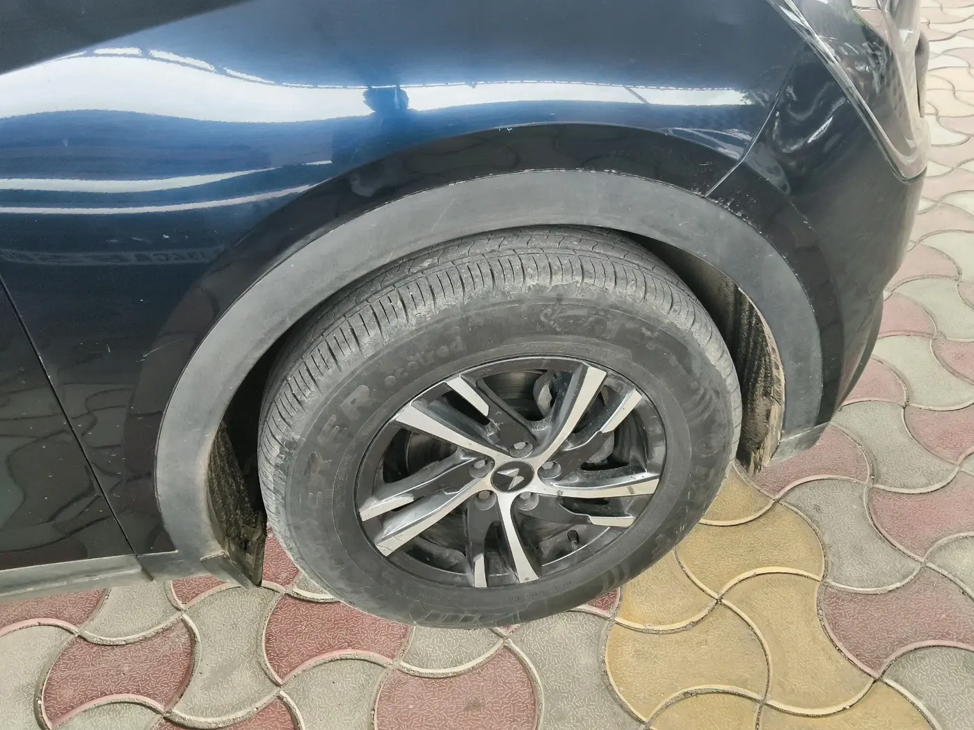2022 Mahindra XUV700 AX 5 P MT 7 STR, Petrol, Manual, 81,754 km, tyre