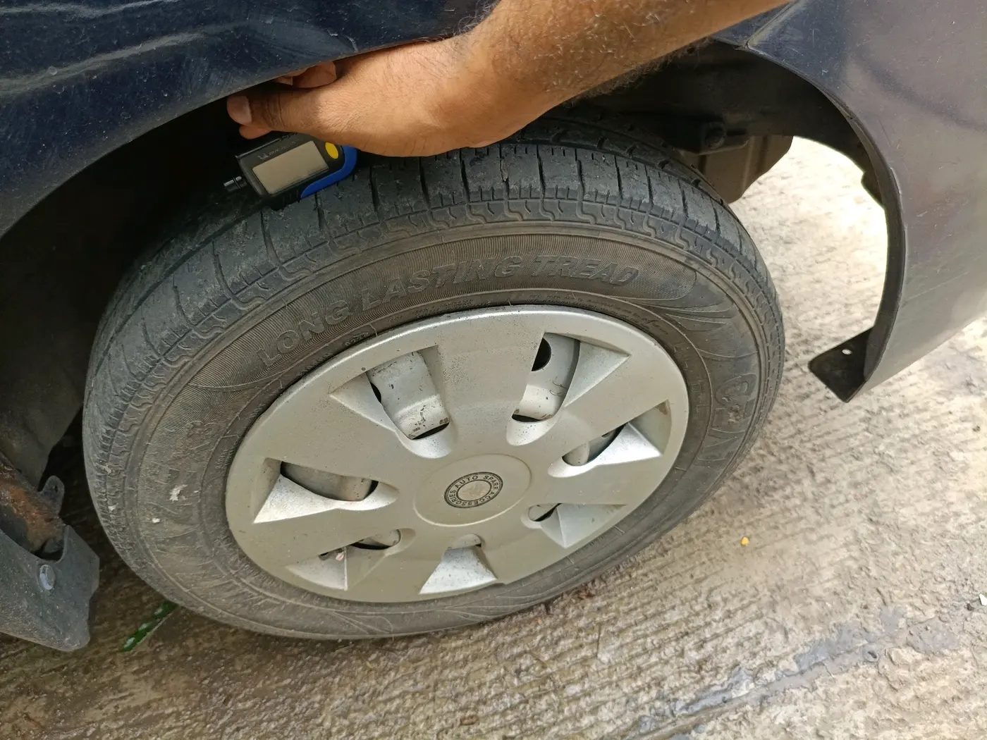2018 Maruti Wagon R 1.0 LXI CNG, CNG, Manual, 87,141 km, tyre