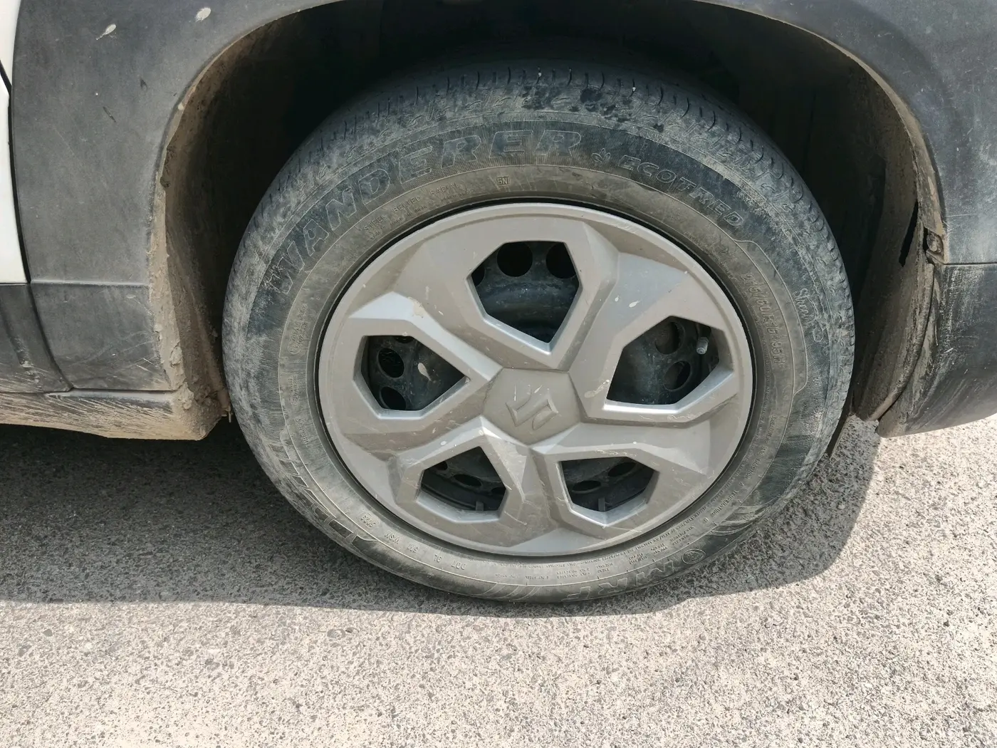 2024 Maruti BREZZA VXI S-CNG, CNG, Manual, 51,345 km, tyre