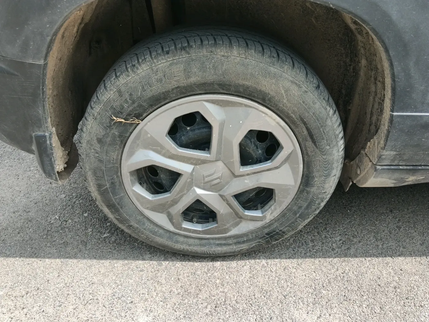 2024 Maruti BREZZA VXI S-CNG, CNG, Manual, 51,345 km, tyre