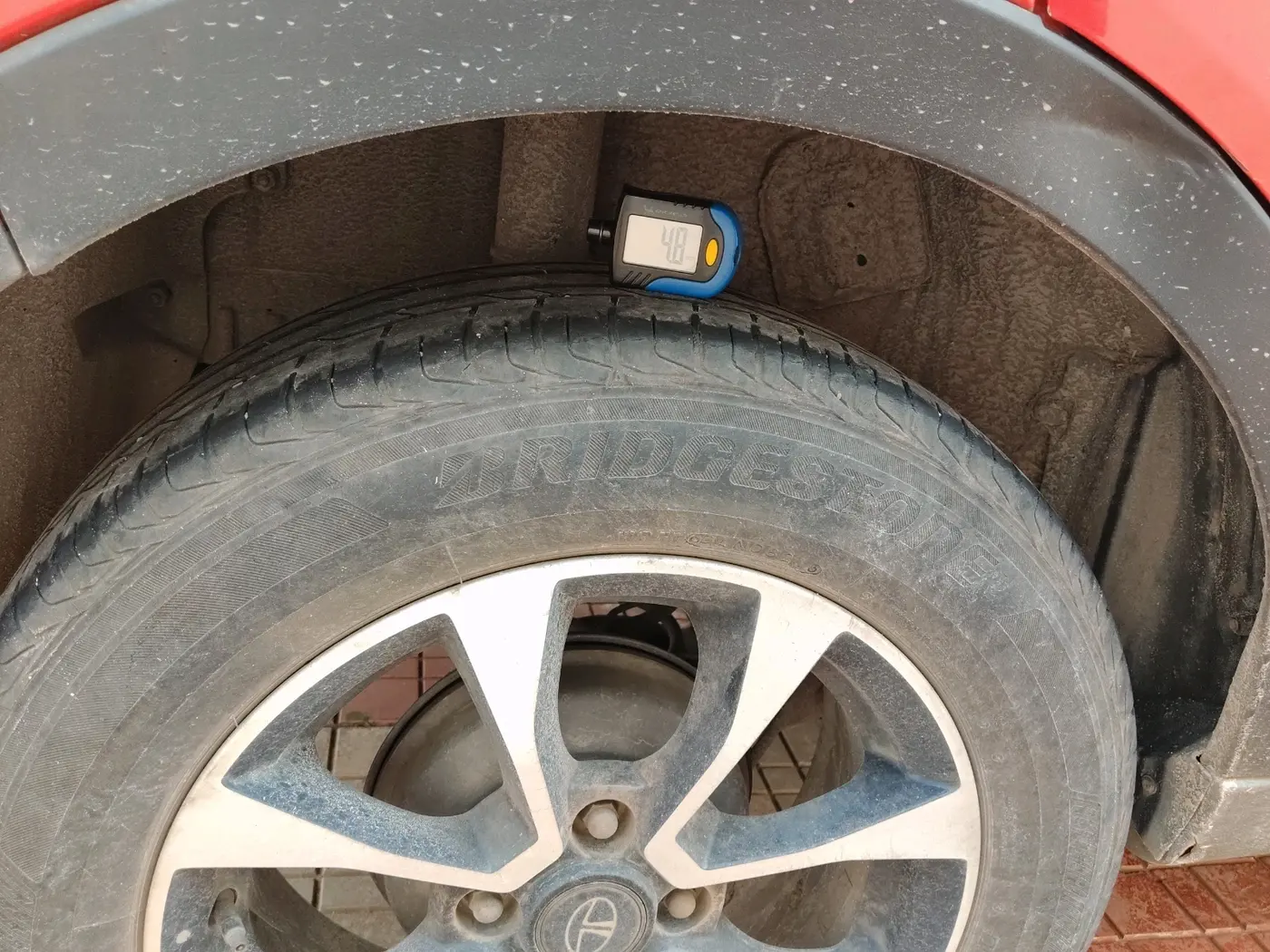 2021 Tata NEXON XZ PLUS SUNROOF PETROL DUAL TONE, Petrol, Manual, 49,799 km, tyre