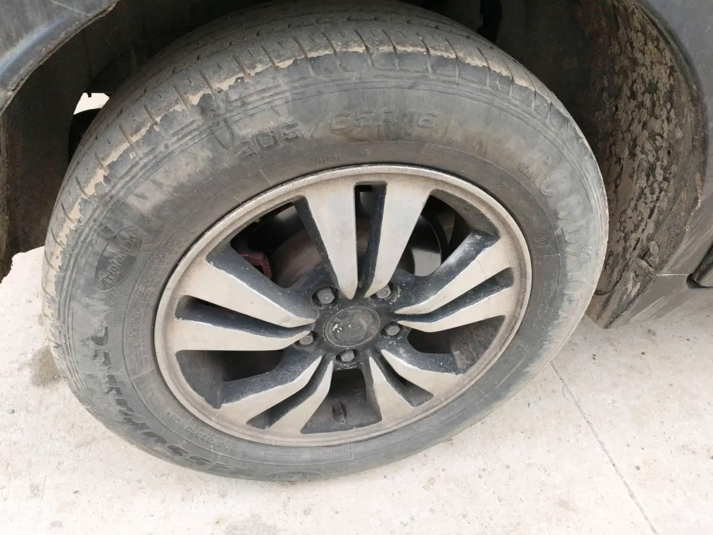 2019 Mahindra XUV300 W6 1.5 DIESEL, Diesel, Manual, 73,983 km, tyre