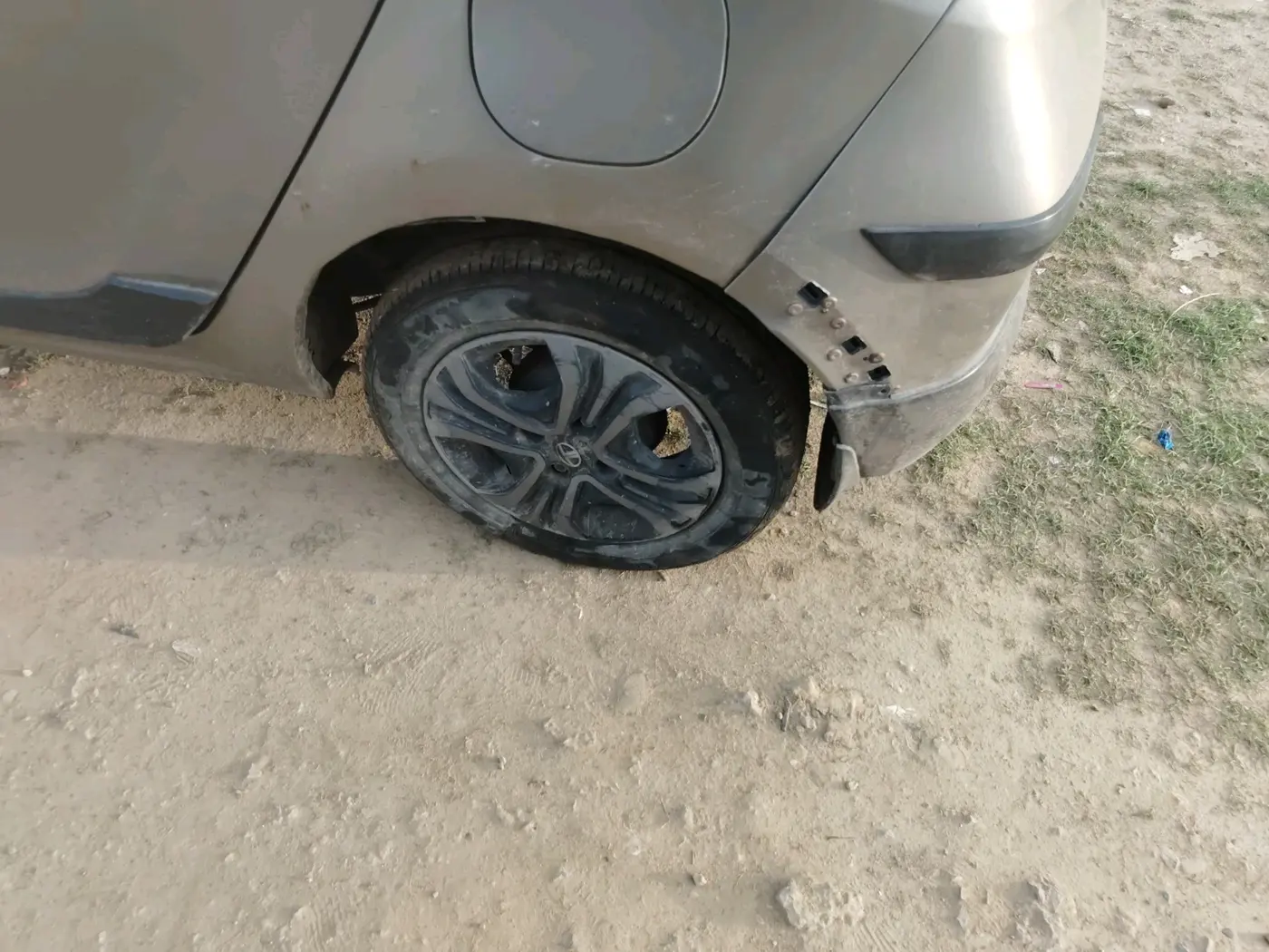 2019 Tata TIAGO NRG PETROL, Petrol, Manual, 76,739 km, tyre