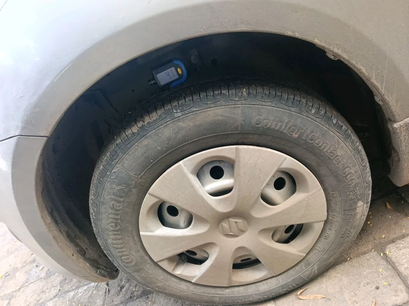 2013 Maruti Swift LXI, Petrol, Manual, 1,16,647 km, tyre