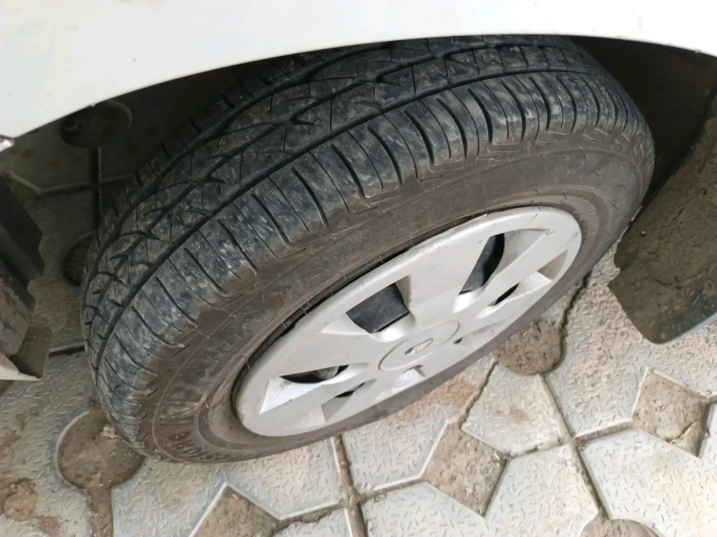 2014 Maruti Wagon R 1.0 LXI CNG, CNG, Manual, 1,60,212 km, tyre