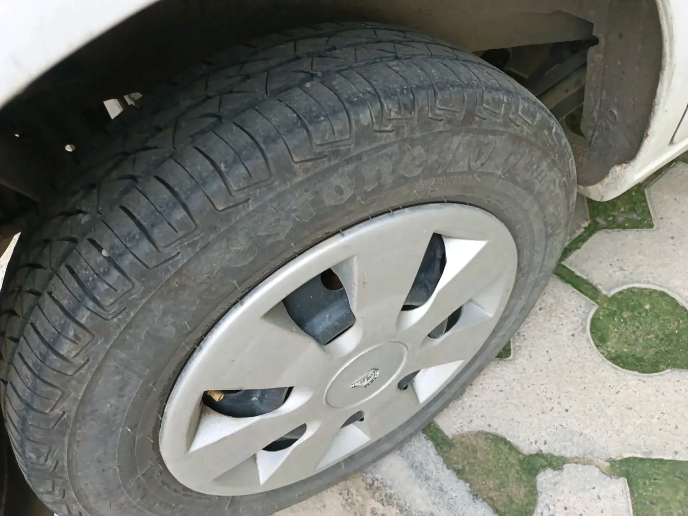 2014 Maruti Wagon R 1.0 LXI CNG, CNG, Manual, 1,60,212 km, tyre