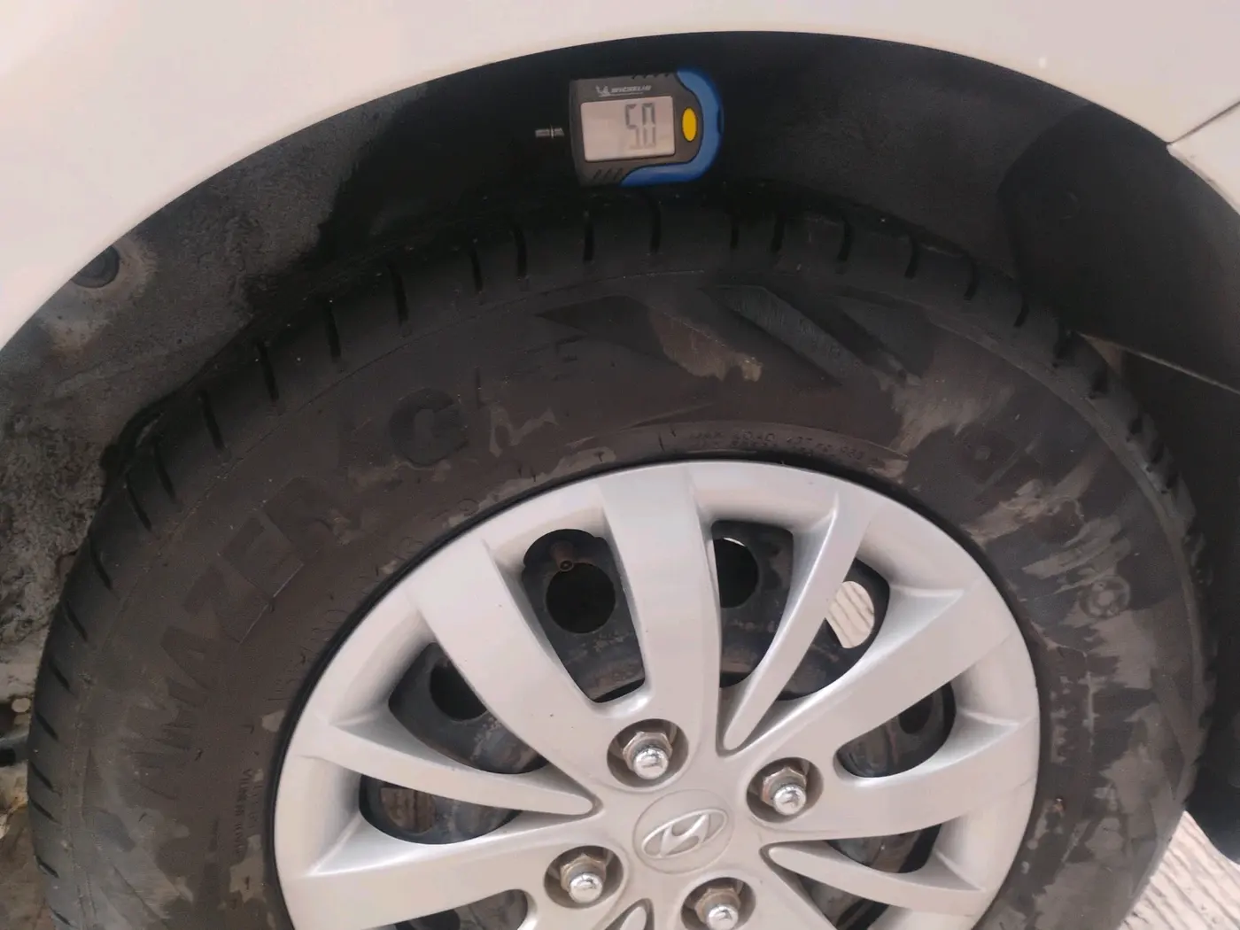 2014 Hyundai i10 SPORTZ 1.1, Petrol, Manual, 49,257 km, tyre