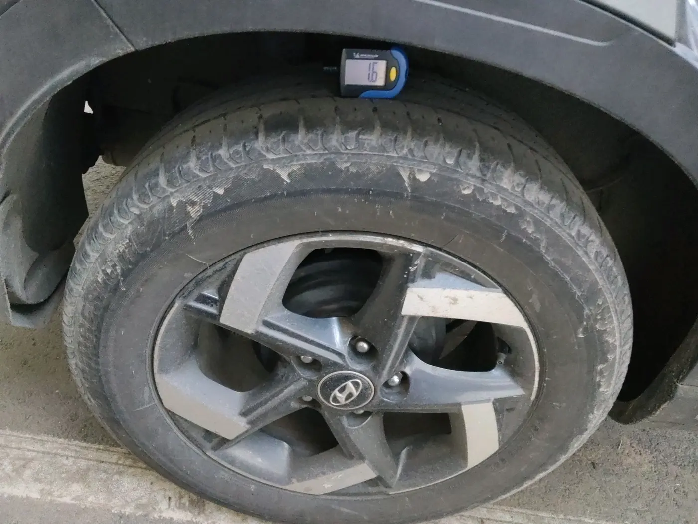 2021 Hyundai VENUE SX 1.0 TURBO, Petrol, Manual, 1,15,053 km, tyre