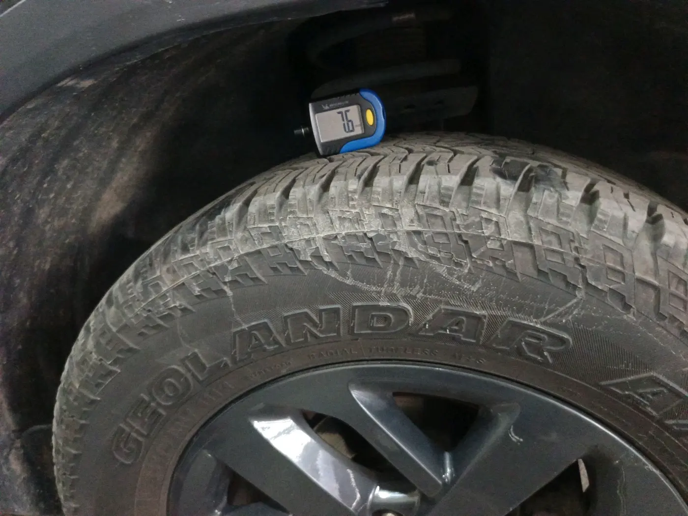 2022 Tata Harrier XTA PLUS 2.0L KRYOTEC DARK EDITION, Diesel, Automatic, 74,399 km, tyre