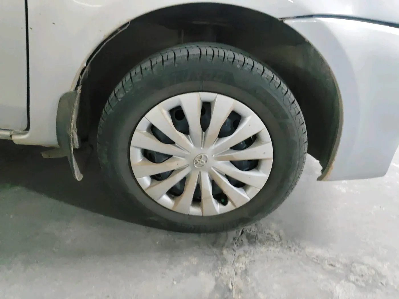 2012 Toyota Etios Liva G, Petrol, Manual, 64,671 km, tyre