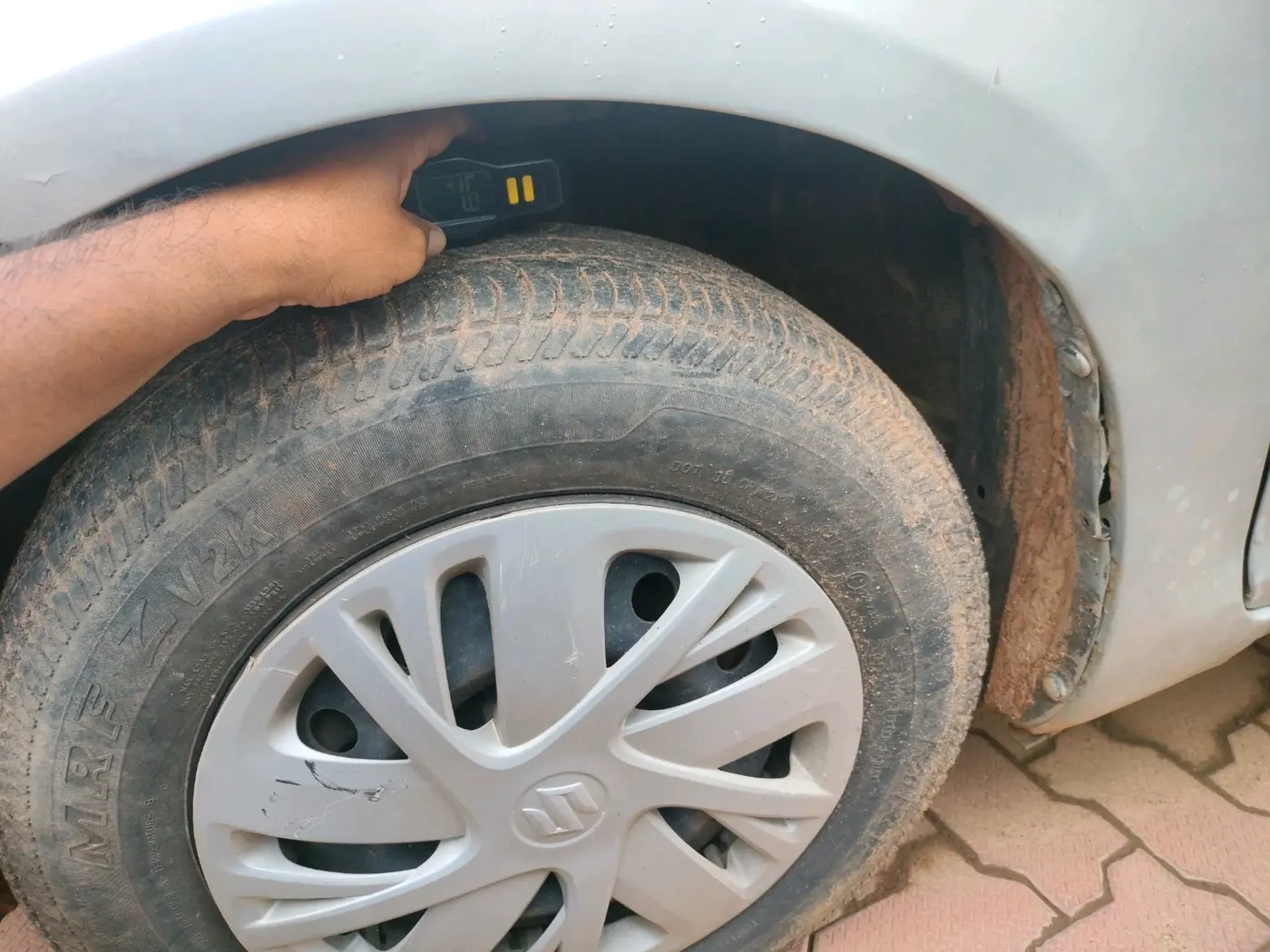 2017 Maruti Swift VXI, Petrol, Manual, 1 km, tyre