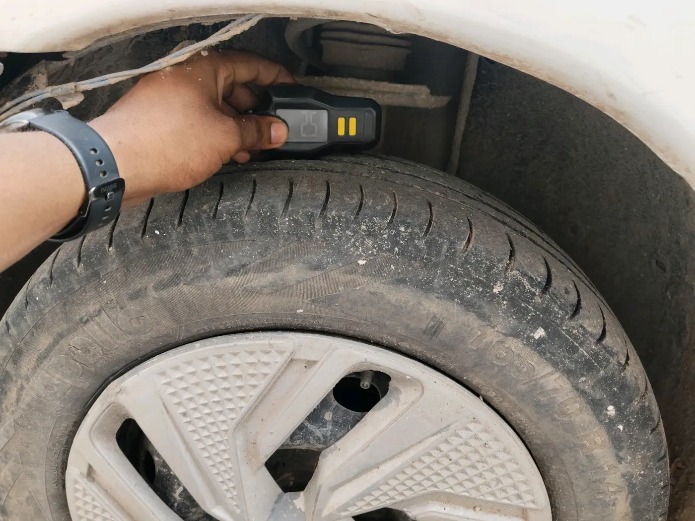 2017 Tata Indigo ECS GLS, CNG, Manual, 1,02,459 km, tyre