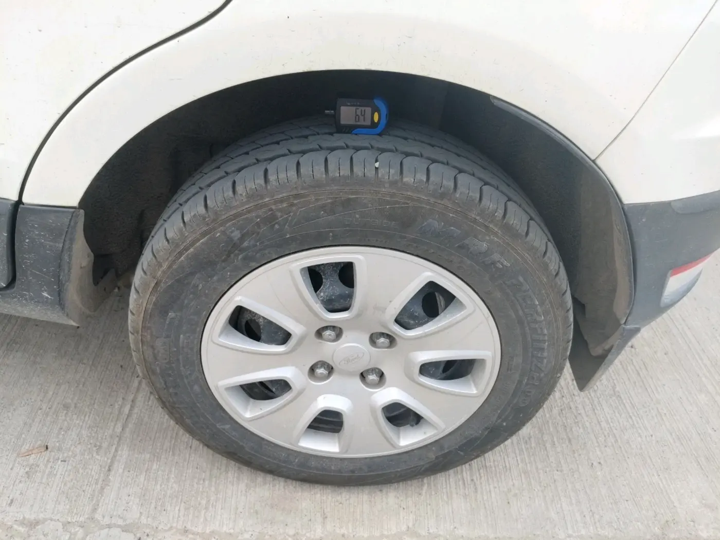 2018 Ford Ecosport TREND 1.5L DIESEL, Diesel, Manual, 1,15,727 km, tyre