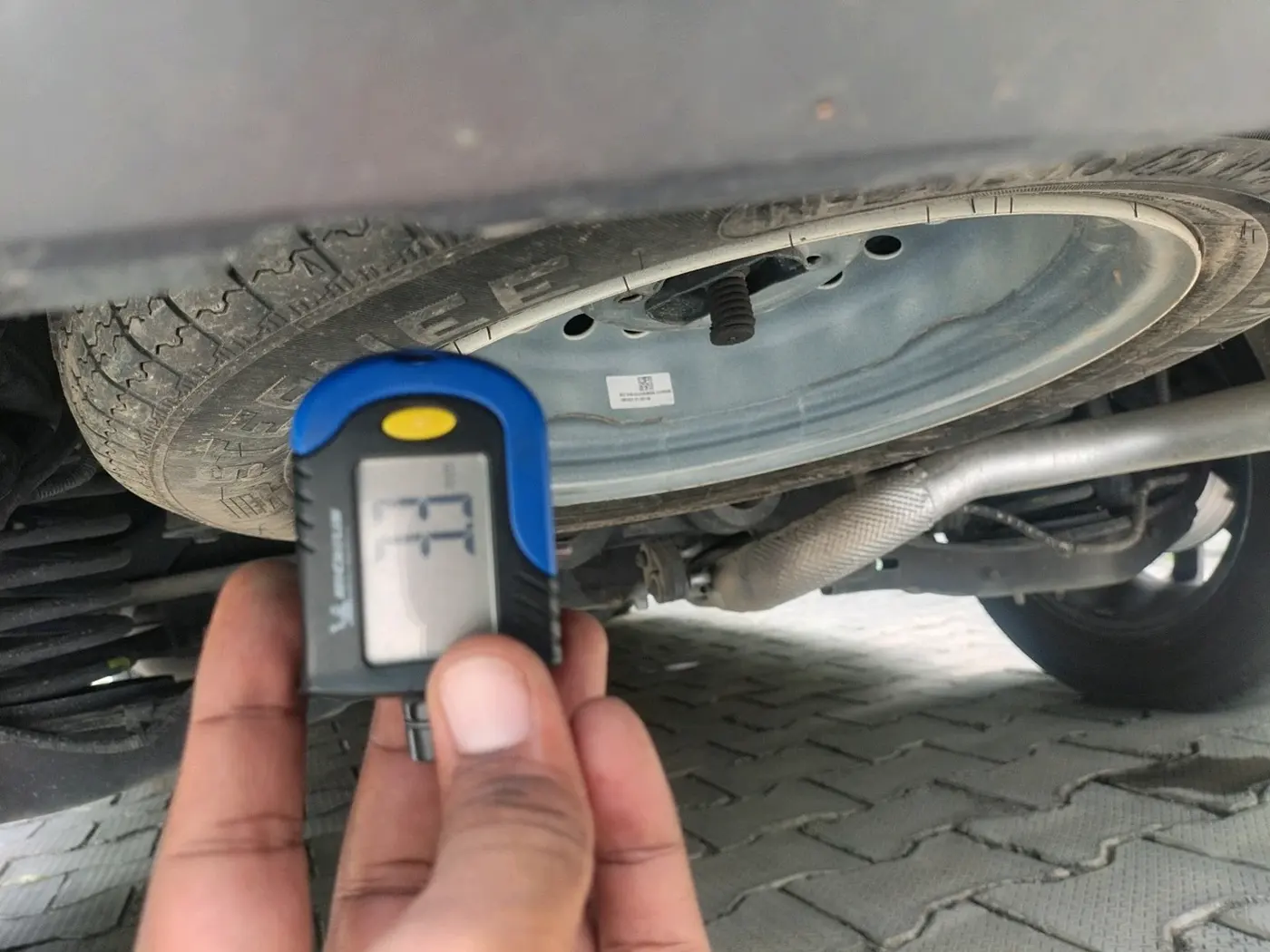 2023 Mahindra XUV700 AX 7 LUXURY D AWD AT 7 STR, Diesel, Automatic, 78,784 km, tyre