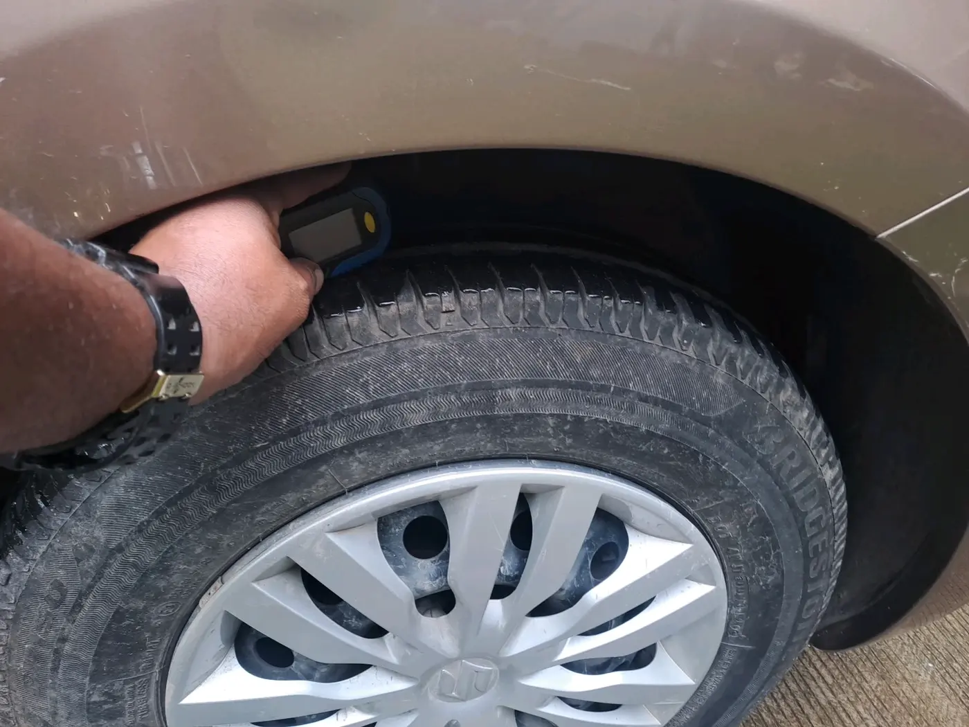 2020 Maruti Dzire VXI, Petrol, Manual, 23,003 km, tyre
