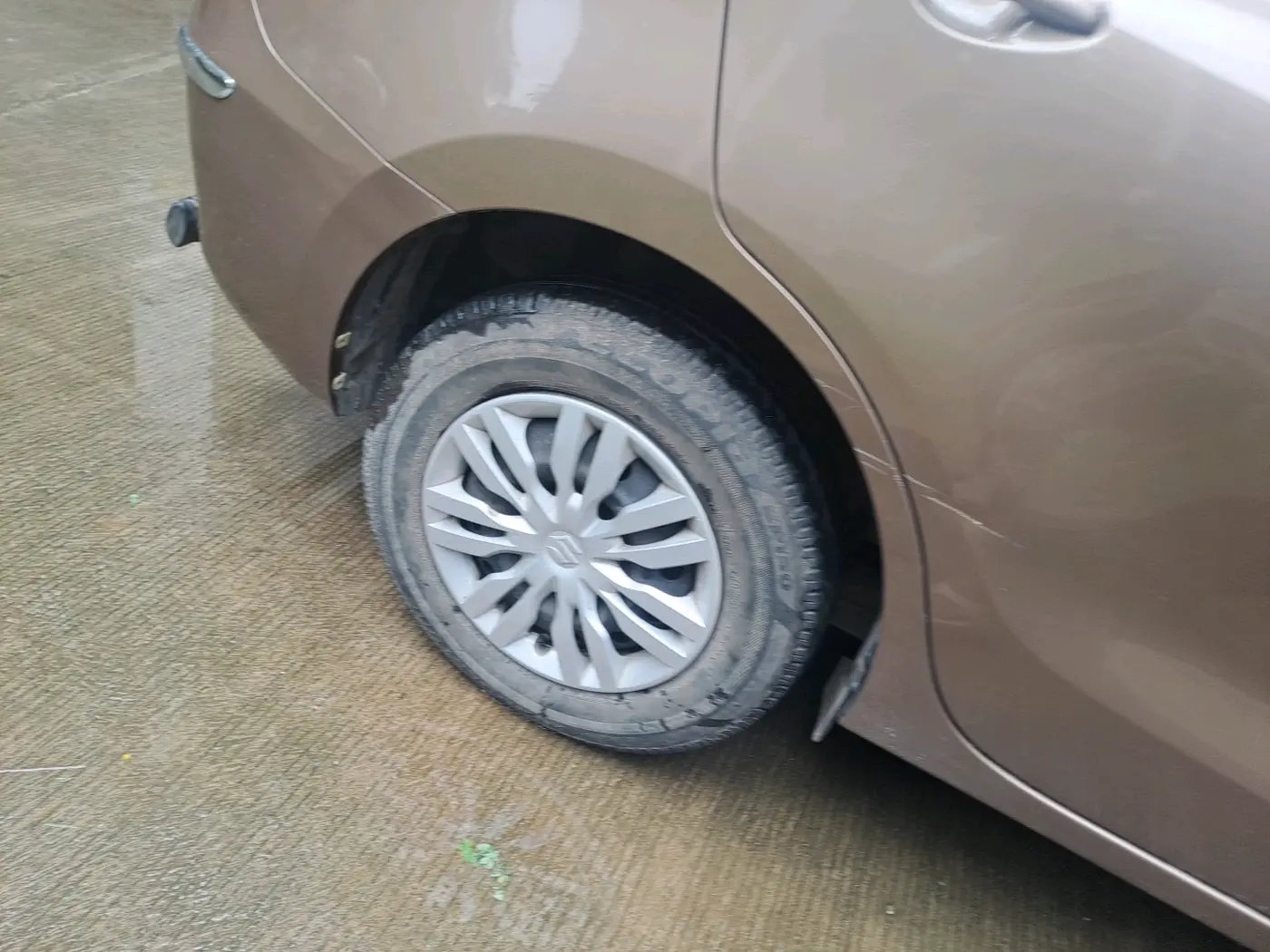 2020 Maruti Dzire VXI, Petrol, Manual, 23,003 km, tyre