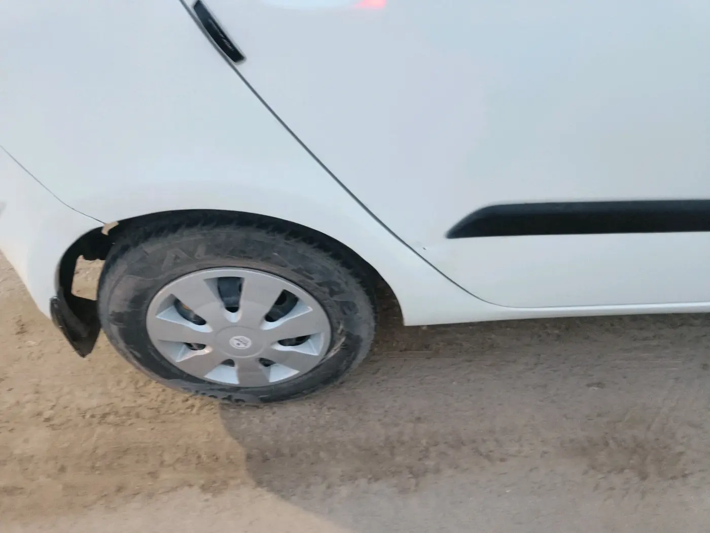 2013 Hyundai i10 MAGNA 1.2, Petrol, Manual, 33,922 km, tyre