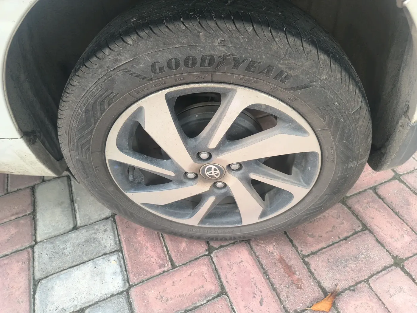 2023 Toyota Glanza G, Petrol, Manual, 1,09,127 km, tyre