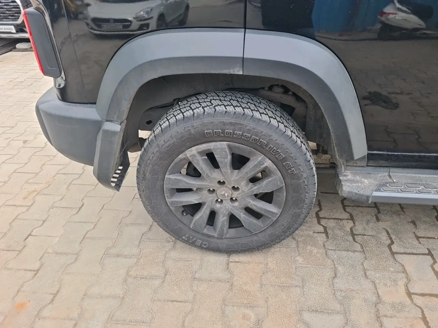 2026 Mahindra Thar Roxx Star Edition Diesel AT, Diesel, Automatic, 16,034 km, tyre