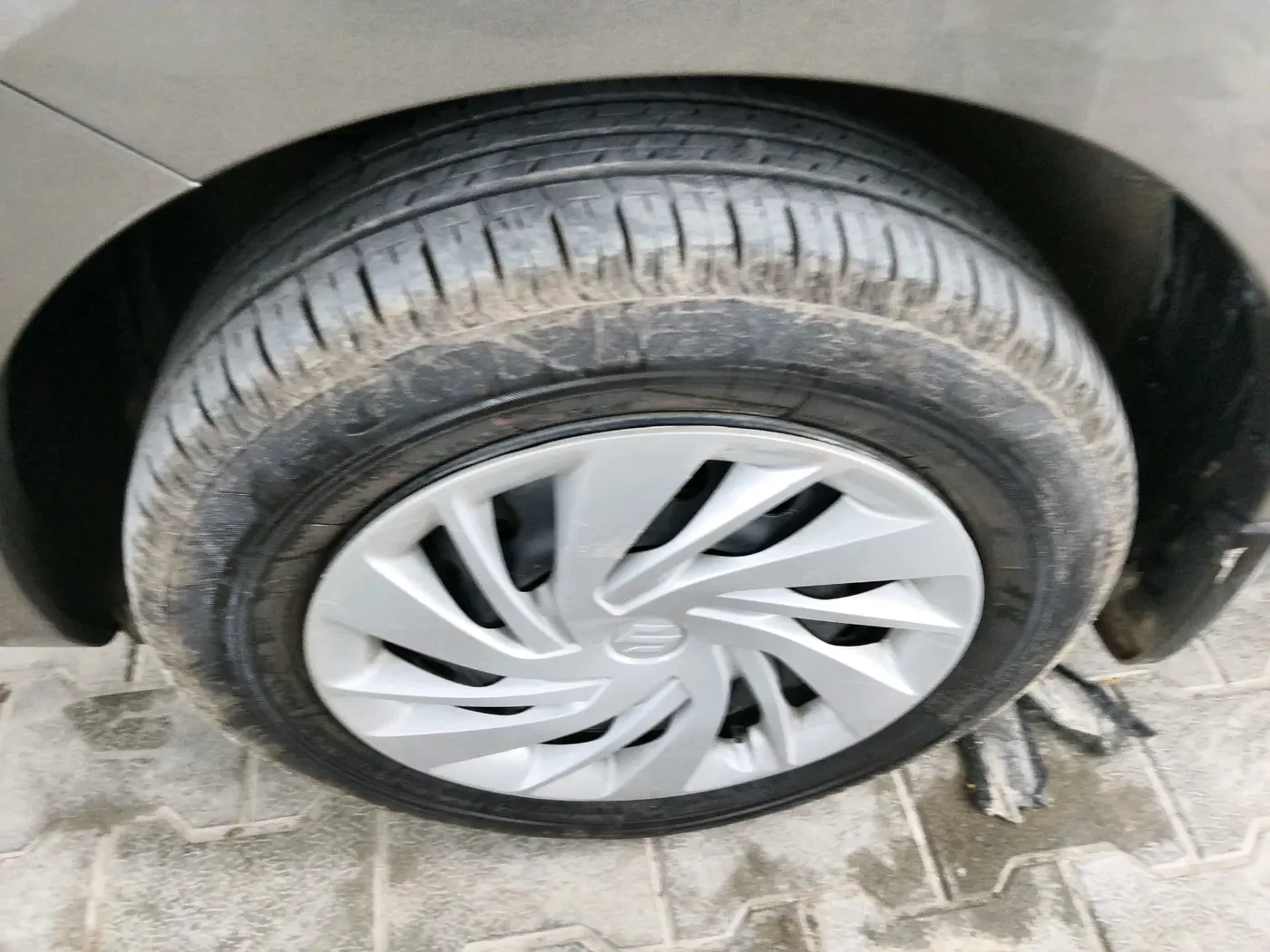 2025 Maruti Ertiga VXI SHVS, Petrol, Manual, 9,813 km, tyre