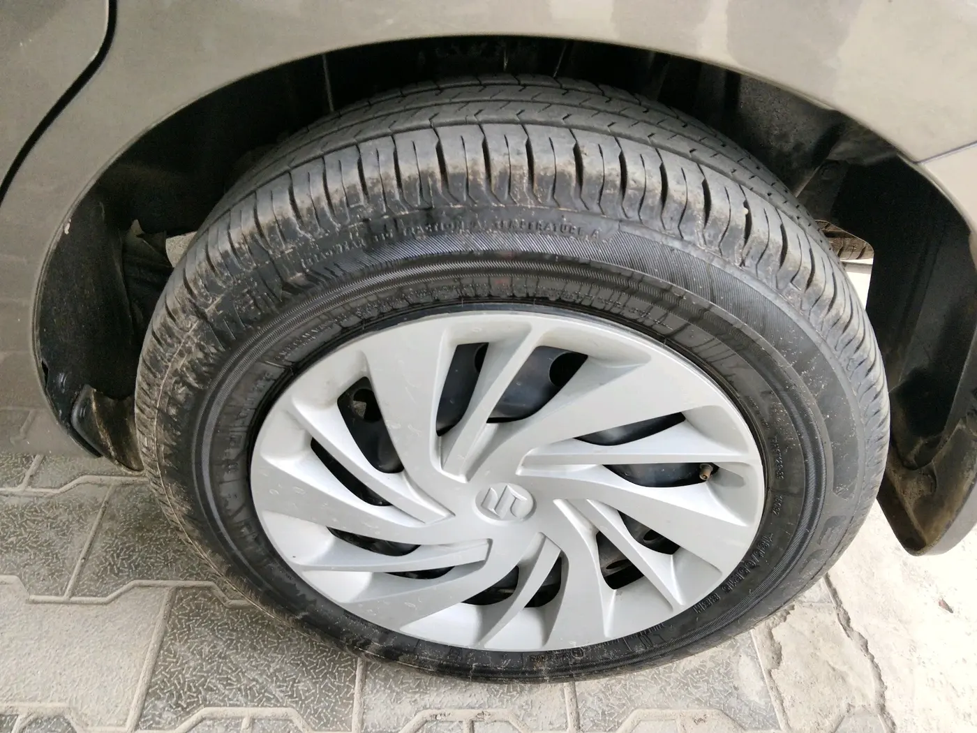 2025 Maruti Ertiga VXI SHVS, Petrol, Manual, 9,813 km, tyre