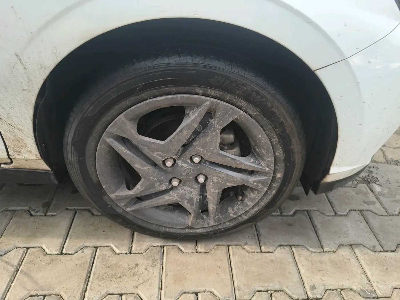 2021 Hyundai NEW I20 SPORTZ 1.2 MT, CNG, Manual, 72,475 km, tyre