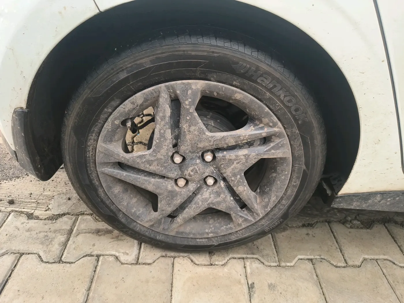 2021 Hyundai NEW I20 SPORTZ 1.2 MT, CNG, Manual, 72,475 km, tyre